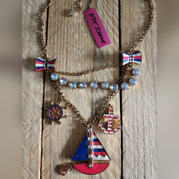 Betsy Johnson Style Gold Nautical Necklace Sailboat Anchor Charms NWT - Picture 3 of 4